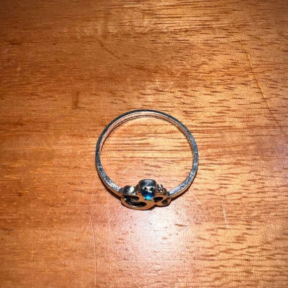Om Symbol Ring with Blue Gem, Distressed Silver Toned Ring, Women’s Size: 7.75 - Picture 3 of 6